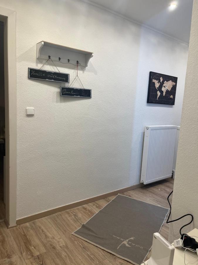 Sandy's Beachhouse: Cologne Stadium Getaway with Business Amenities Pulheim Exterior photo