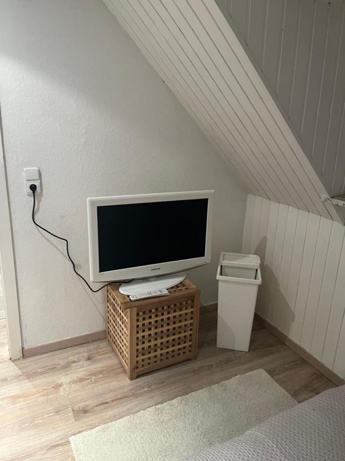 Sandy's Beachhouse: Cologne Stadium Getaway with Business Amenities Pulheim Exterior photo